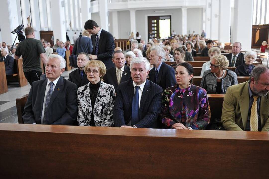 J.Brazaičio palaikų perlaidojime dabartinių šalies vadovų nebuvo