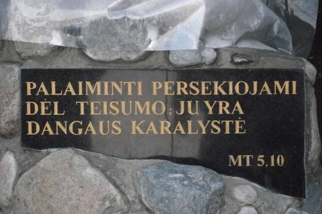 D.Kedžio radimo vietoje iškilo didinga angelo skulptūra