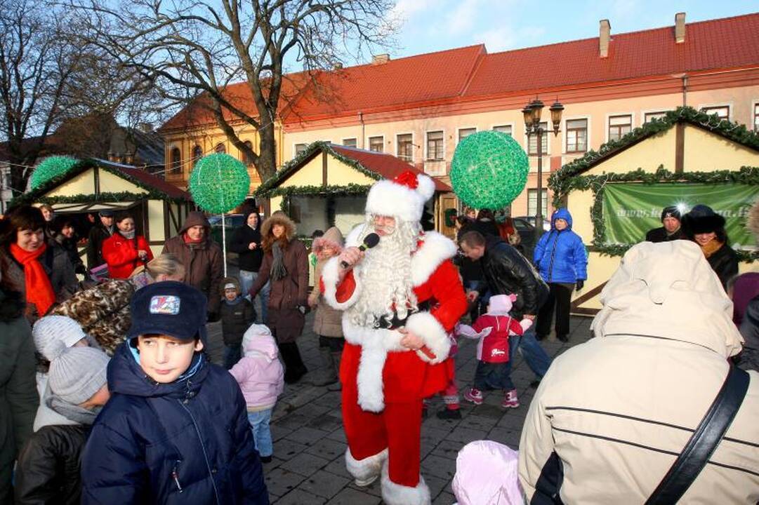 Šventinis miestelis prie Rotušės pakvipo spurgytėmis ir pasakomis