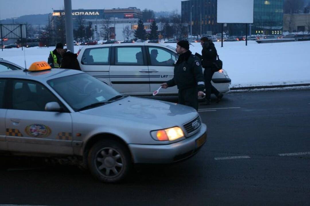 Vilniaus taryba taksistus laikinai atleido nuo rinkliavos