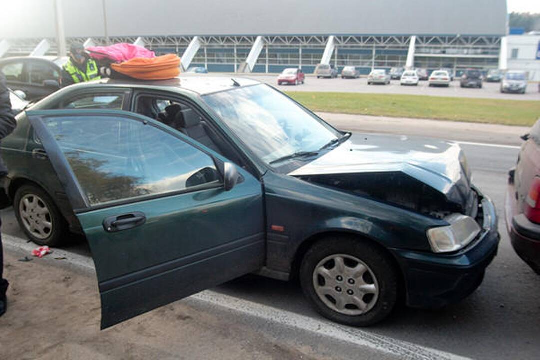 Sostinėje susidūrė keturi automobiliai, sužeistas vaikas (papildyta)