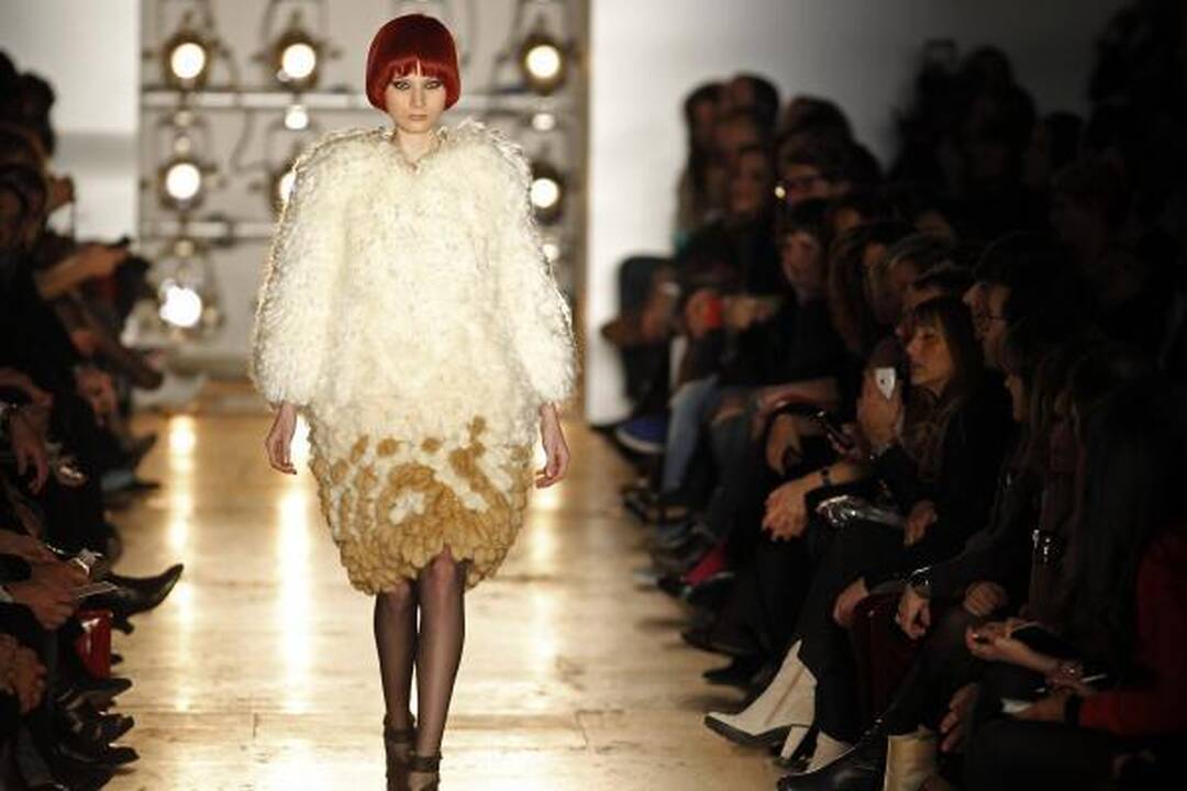 Rudens mados tendencijos: dirbtinis kailis