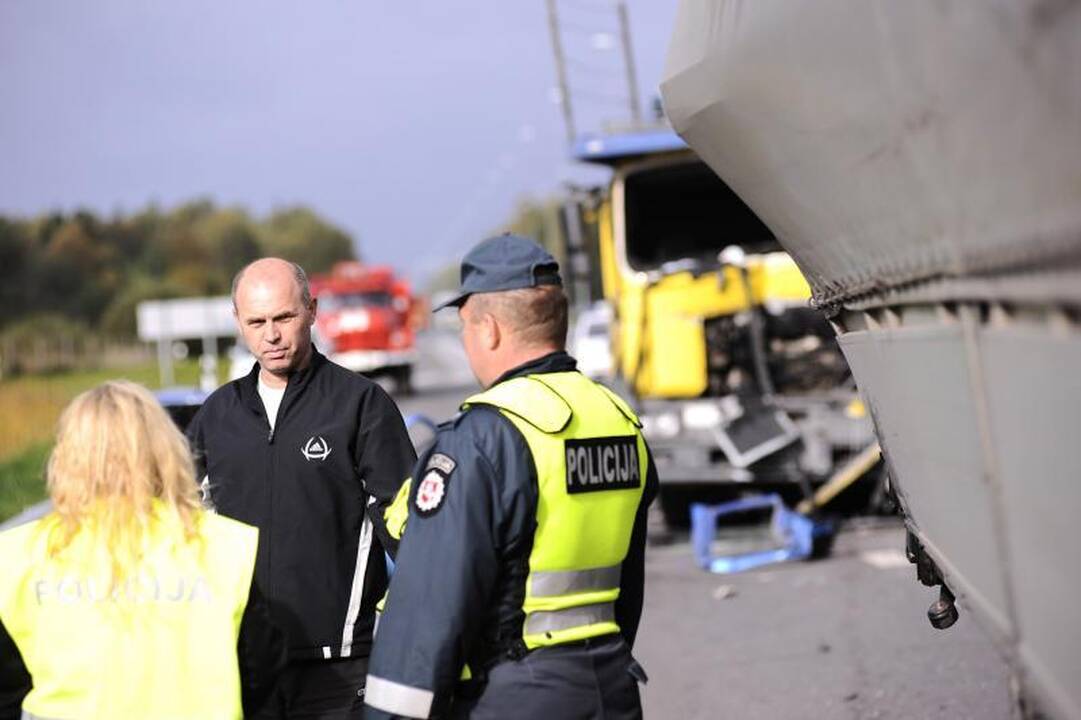 Avarija autostradoje prie Kauno: vilkikas sutraiškė „Fiestą“