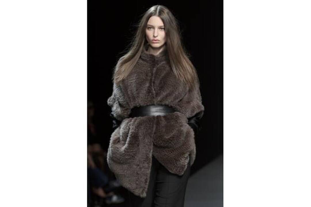 Rudens mados tendencijos: dirbtinis kailis