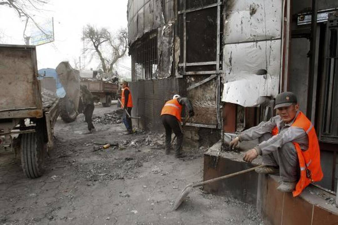 Kirgizijos laikinoji valdžia paskelbė Bakijevo brolio paiešką