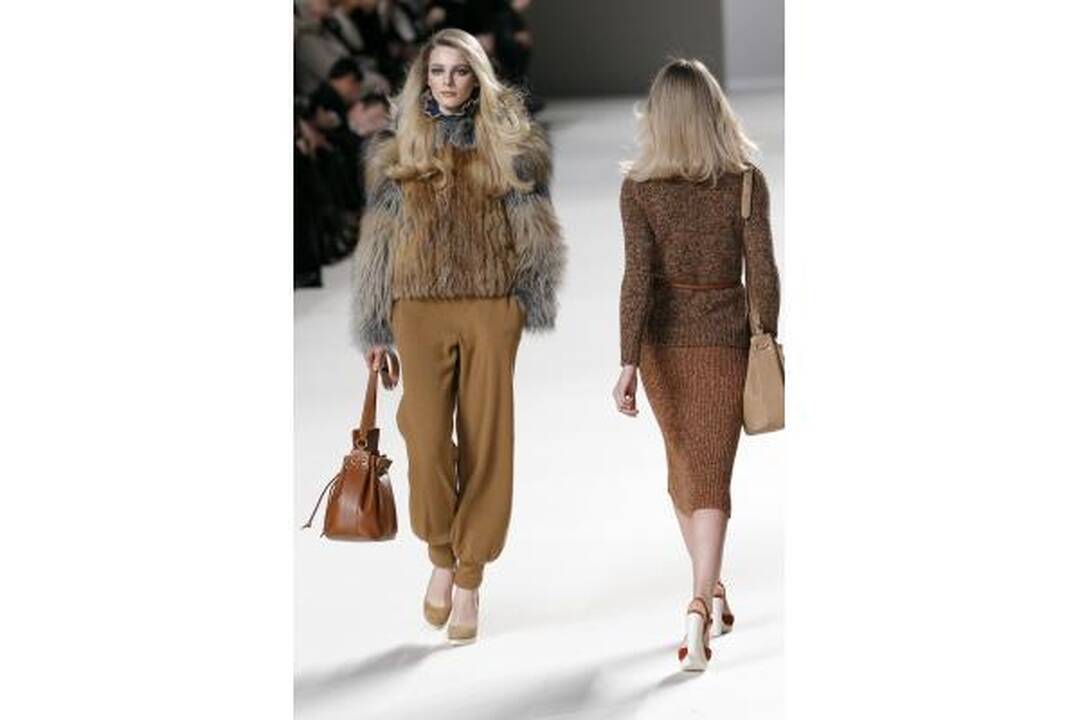 Rudens mados tendencijos: dirbtinis kailis