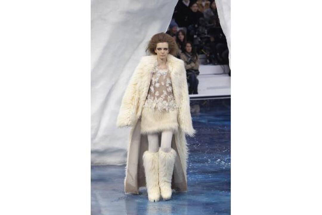 Rudens mados tendencijos: dirbtinis kailis