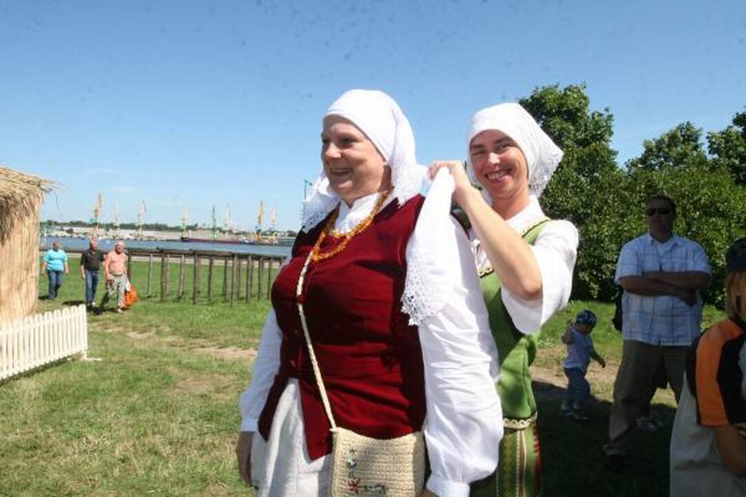 Prezidentė apsipirko žvejo sodyboje