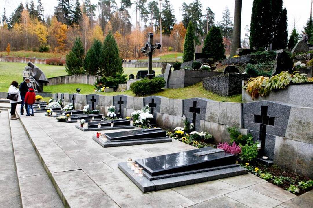 Vėlinės – bendravimo su mirusiais diena 