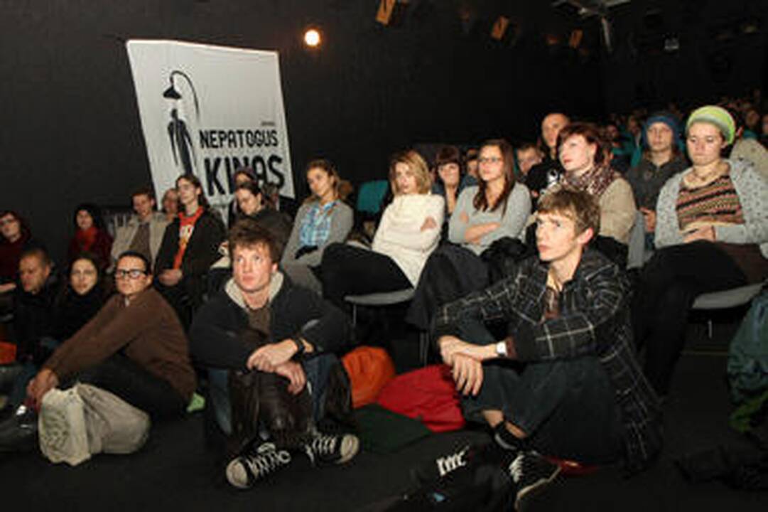 Vilniuje pasibaigęs „Nepatogus Kinas“ pradeda kelionę po kitus miestus 
