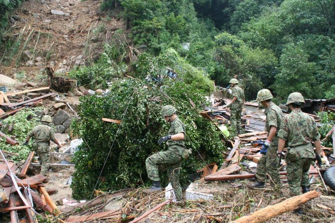 Per taifūną „Talas“ Japonijoje žuvo jau daugiau kaip 40 žmonių