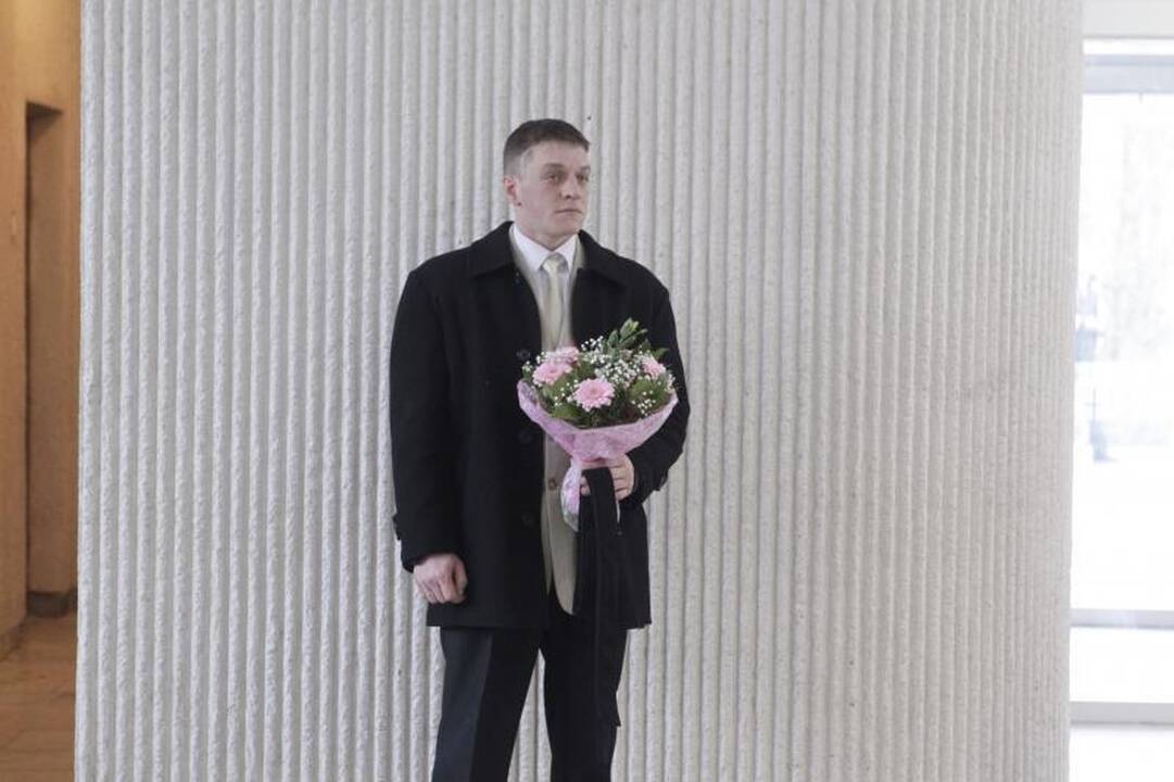 Į Santuokų rūmus meilės dieną žengė ir Seimo narys