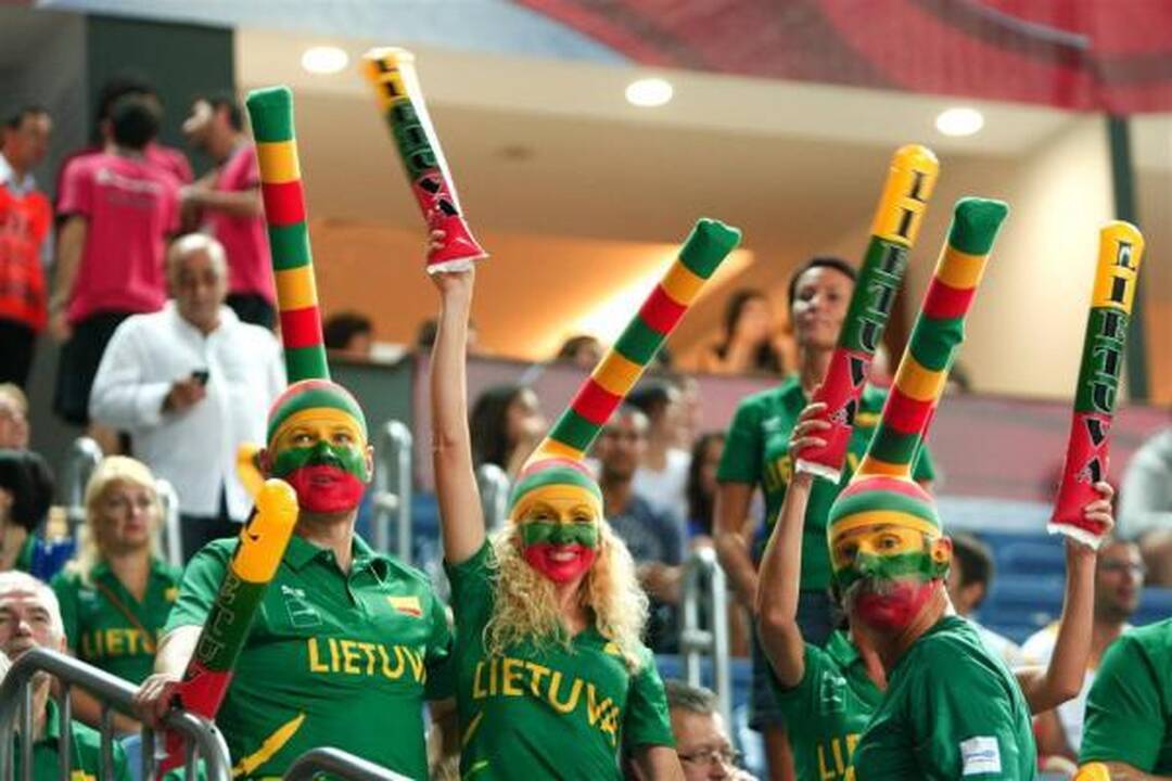 Į pusfinalį lietuviai žengė perrašydami krepšinio vadovėlius