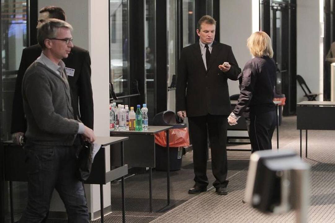 „Novyje Ruskije Babki“ klaipėdiečiams padovanojo dozę juoko vitaminų