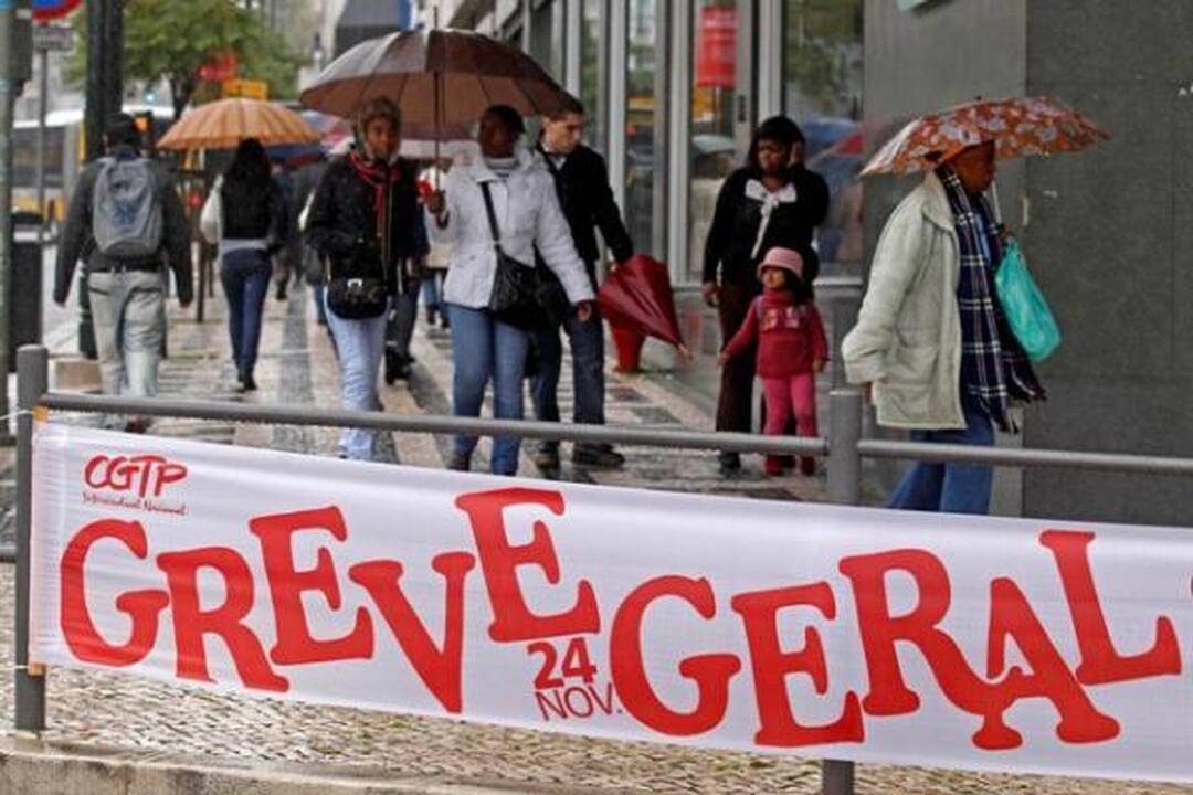  Visuotinis streikas paralyžiavo gyvenimą Portugalijoje
