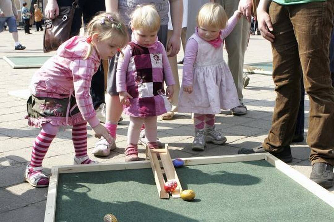 Antrąją Velykų dieną kauniečiai šventė Rotušės aikštėje