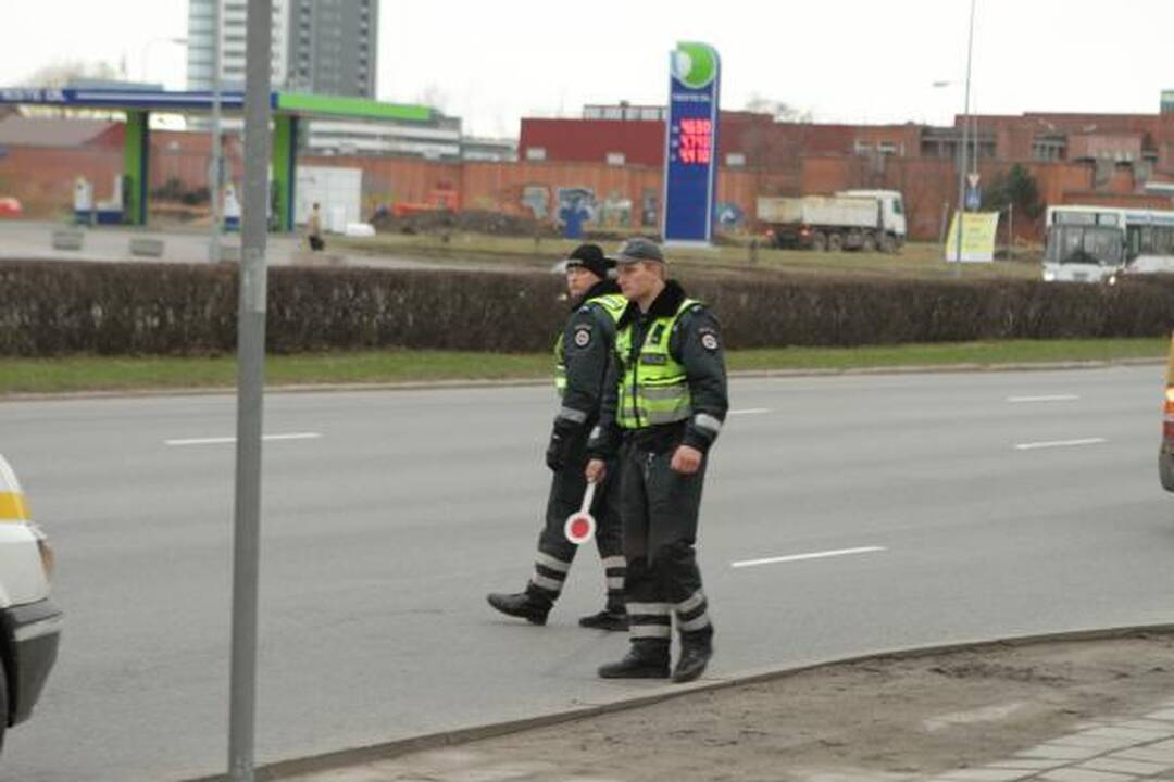 Reidas: tikrinant keleivių vežėjus, įkliuvo girtas "mikriuko" vairuotojas 