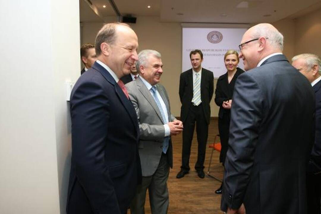 Ministrai važinėja po Klaipėdą