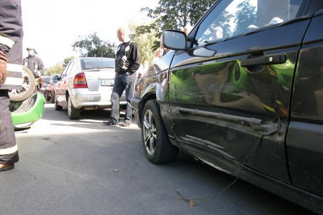 Užstrigus vairui apsivertė klaipėdietės „Mazda“