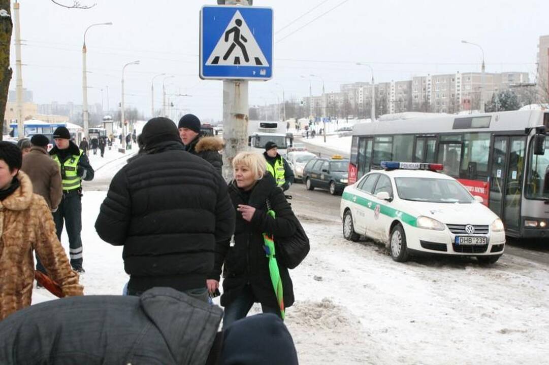 Vilniuje „Audi“ taranavo automobilius   