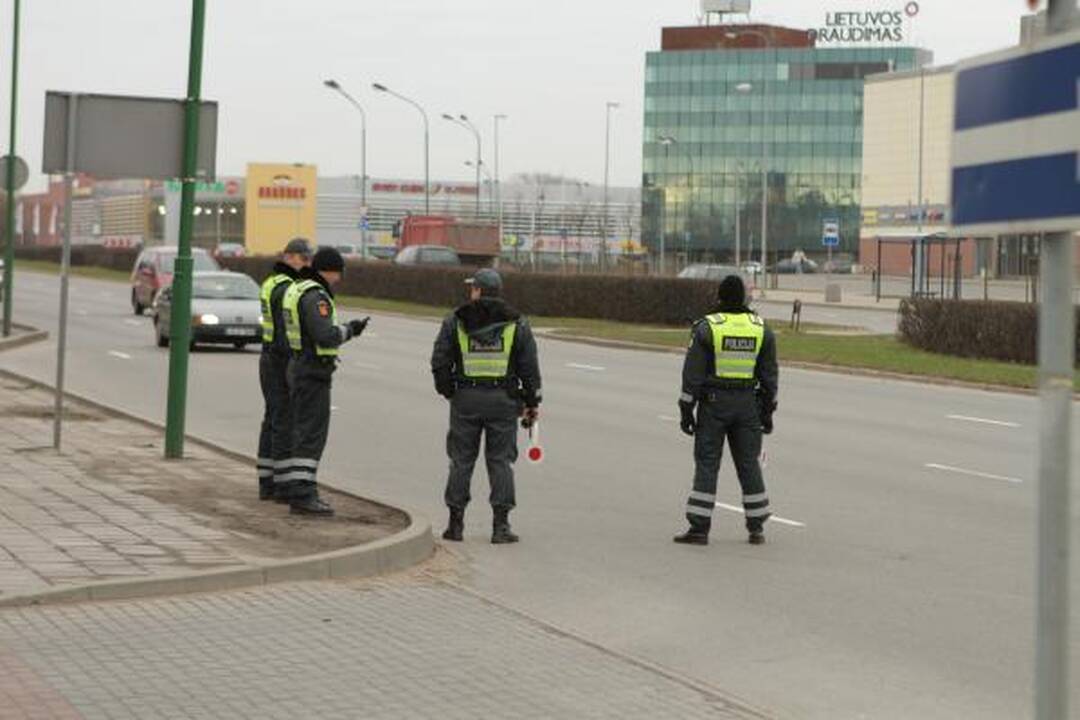 Reidas: tikrinant keleivių vežėjus, įkliuvo girtas "mikriuko" vairuotojas 