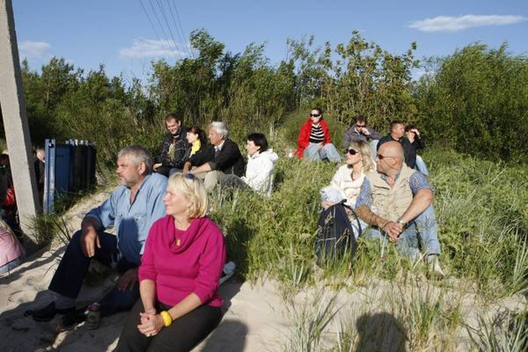 Klaipėdiečiai Joninių naktį šėlo ir prie jūros, ir senamiestyje
