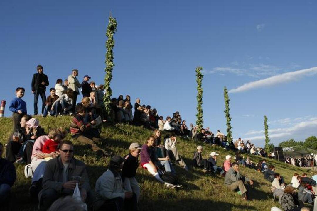 Klaipėdiečiai Joninių naktį šėlo ir prie jūros, ir senamiestyje