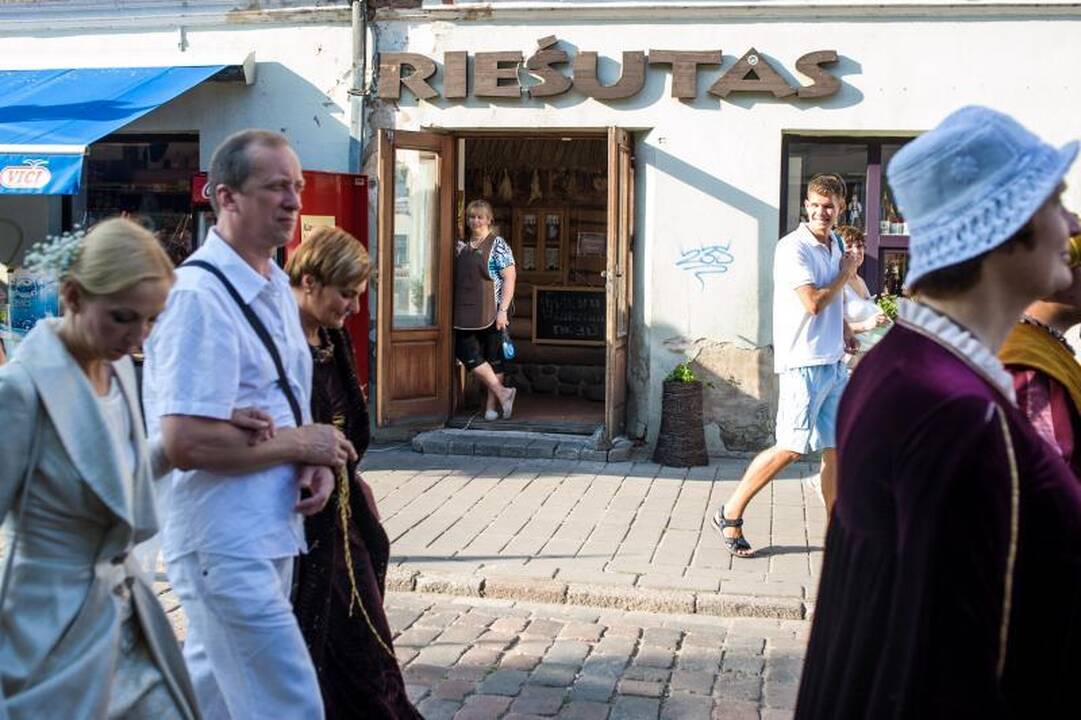 Rotušės 470-asis jubiliejus: patrankos šūviai ir puošnios damos