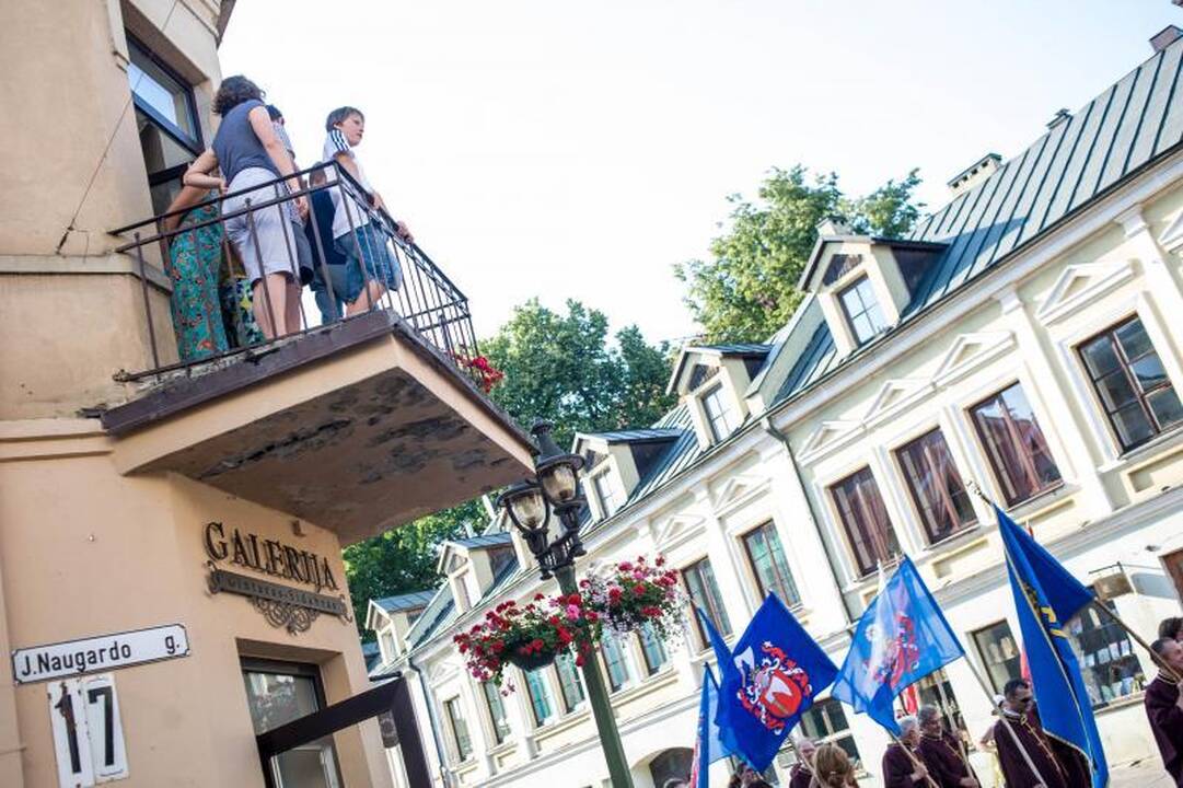 Rotušės 470-asis jubiliejus: patrankos šūviai ir puošnios damos