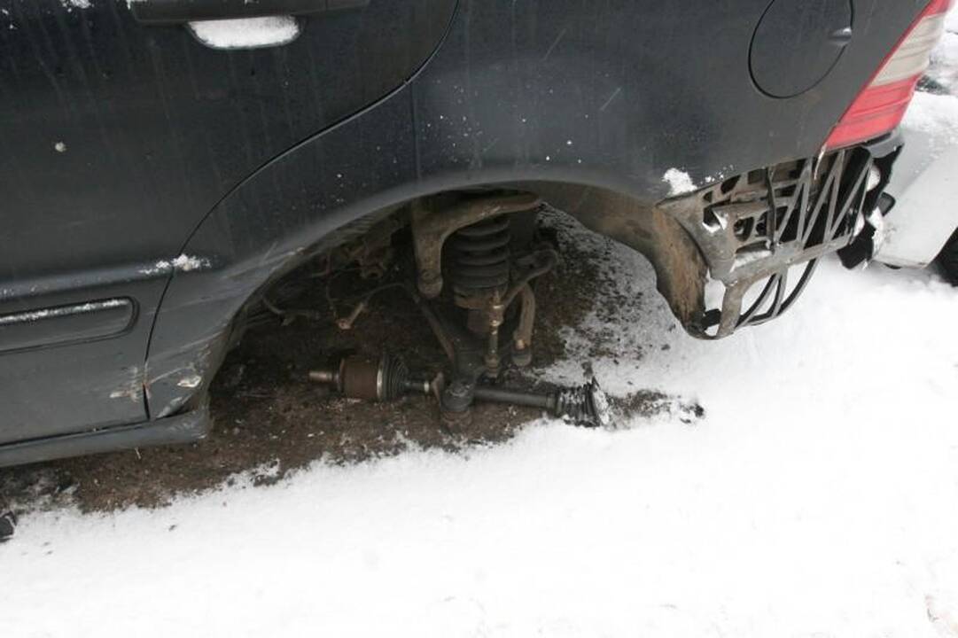 Vilniuje „Audi“ taranavo automobilius   