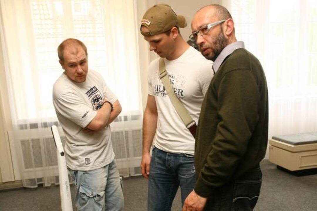 Lietuvos žvaigždės siurbė muziejaus kilimus