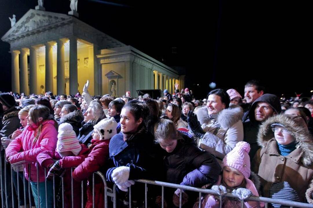 Sostinėje įžiebta aukščiausia Kalėdų eglė Baltijos šalyse