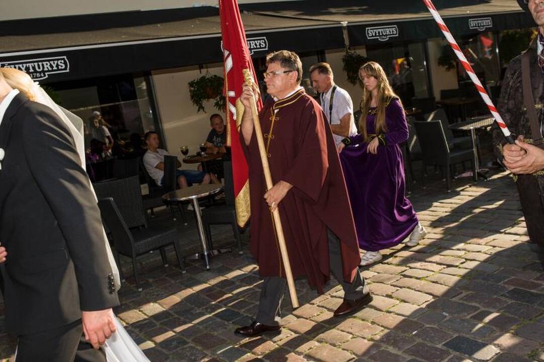 Rotušės 470-asis jubiliejus: patrankos šūviai ir puošnios damos