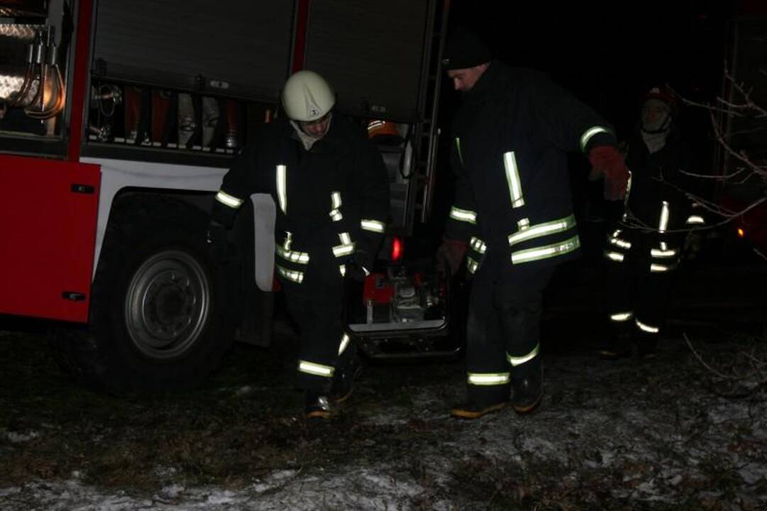 Vilniuje naktį kilo keturi gaisrai, žuvo du žmonės (papildyta)