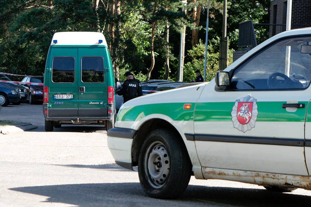 Aktorius namo atsivežė sprogmenį ir iškvietė policiją