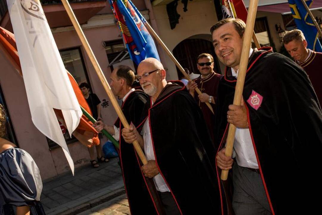 Rotušės 470-asis jubiliejus: patrankos šūviai ir puošnios damos