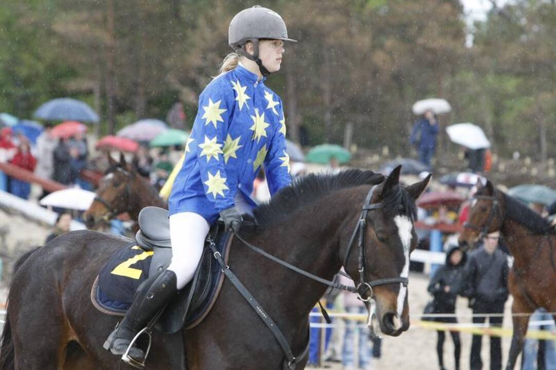 Palangoje žirgų lenktynėms vangus žiūrovų dėmesys