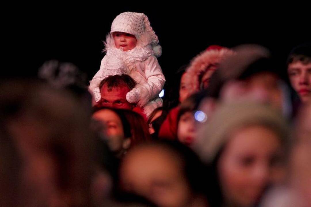 Sostinėje įžiebta aukščiausia Kalėdų eglė Baltijos šalyse