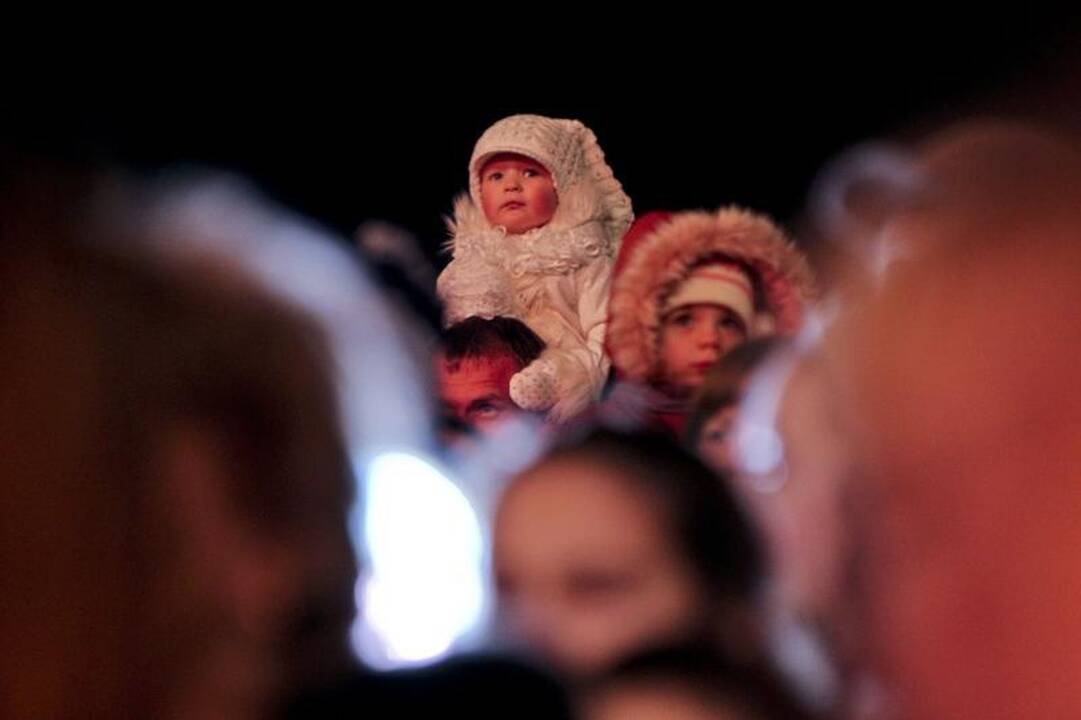 Sostinėje įžiebta aukščiausia Kalėdų eglė Baltijos šalyse