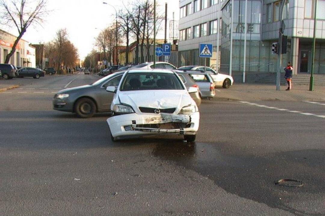 Dėl vėjo Klaipėdoje sutriko šviesoforų darbas