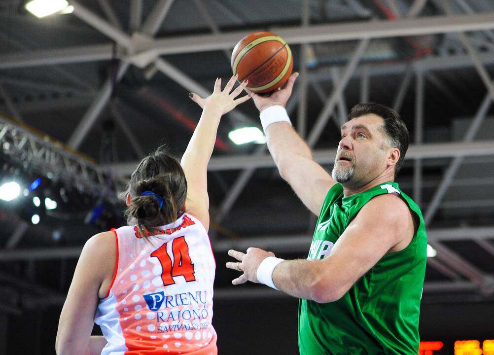 A. Sabonis su legendiniais krepšininkais moterims šventės nesugadino