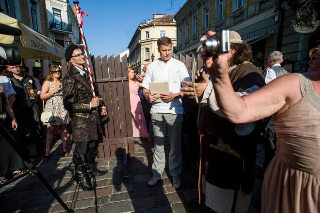 Rotušės 470-asis jubiliejus: patrankos šūviai ir puošnios damos