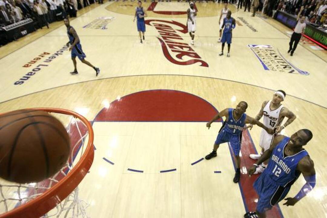 LeBronas išplėšė pergalę „Cavaliers“ ekipai
