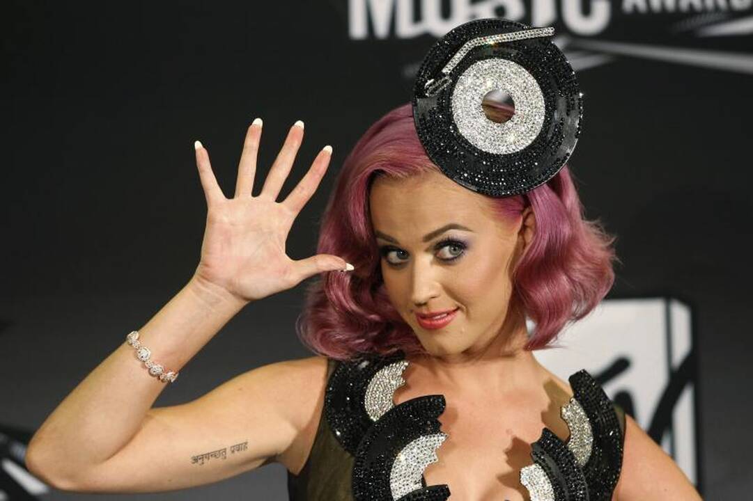 MTV muzikinių klipų apdovanojimuose triumfavo Katy Perry ir Adele
