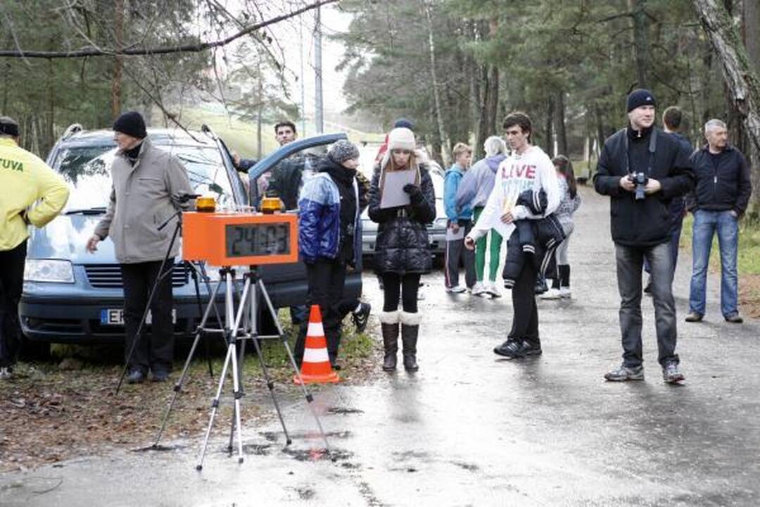 Stiprus vėjas bėgikų nebaugino