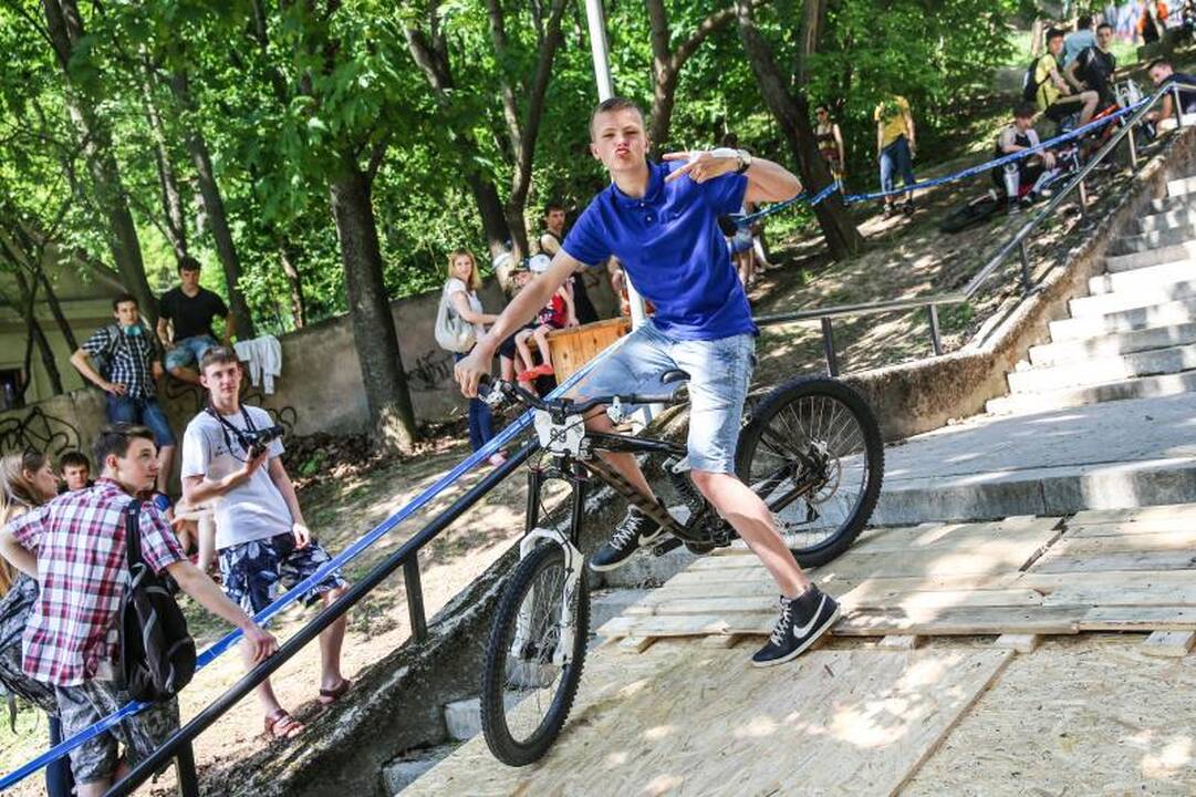 Vienybės  aikštėje šėlo   ekstremalai   