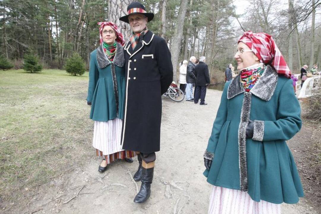 Palangoje į Jurginių linksmybes įsuko folkloro ansambliai