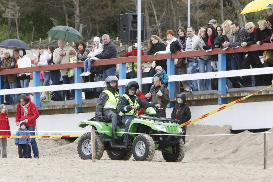 Palangoje žirgų lenktynėms vangus žiūrovų dėmesys