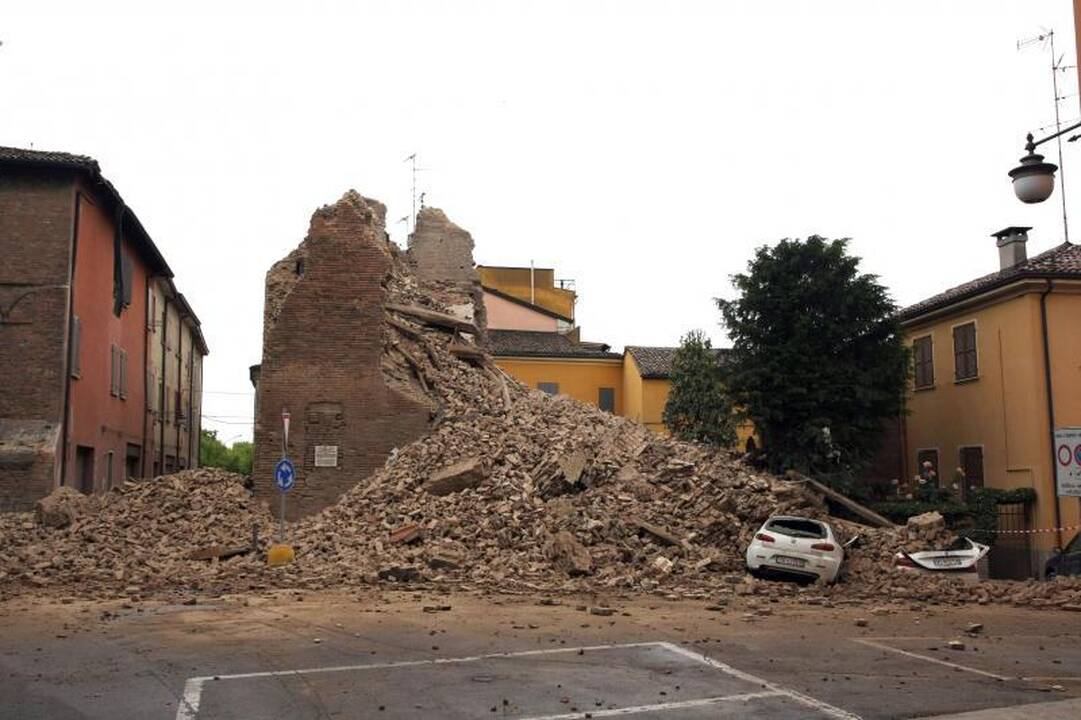 Italijoje žemės drebėjimo aukų padaugėjo iki 6 (papildyta 22:31 val.) 