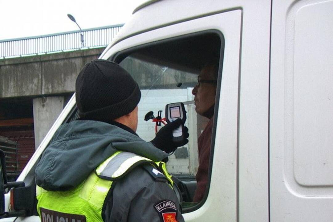 Tarptautinėje perkėloje – policijos reidas  